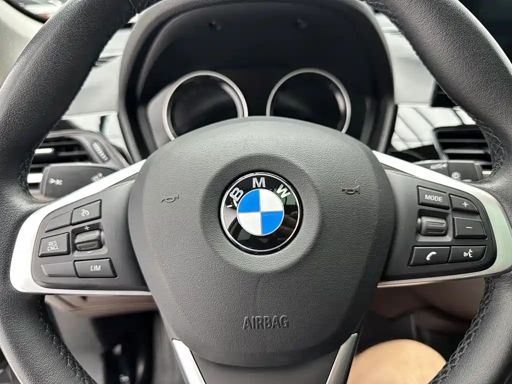 BMW X1 — фото 13