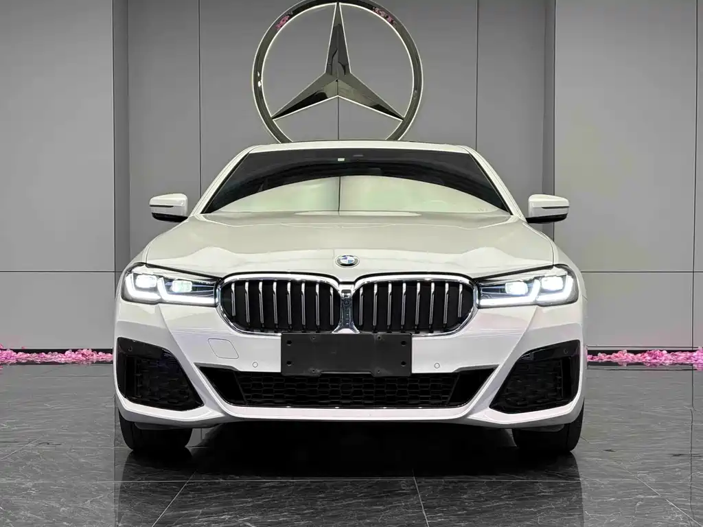 BMW 5 Series — фото 2