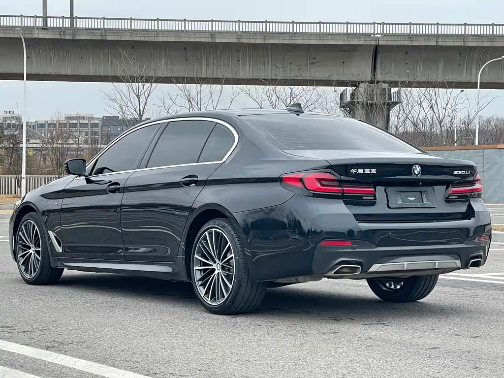 BMW 5 Series — фото 4