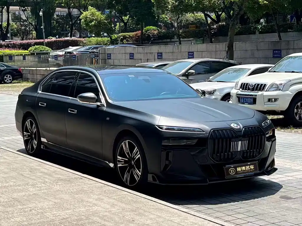 BMW 7 Series — фото 3
