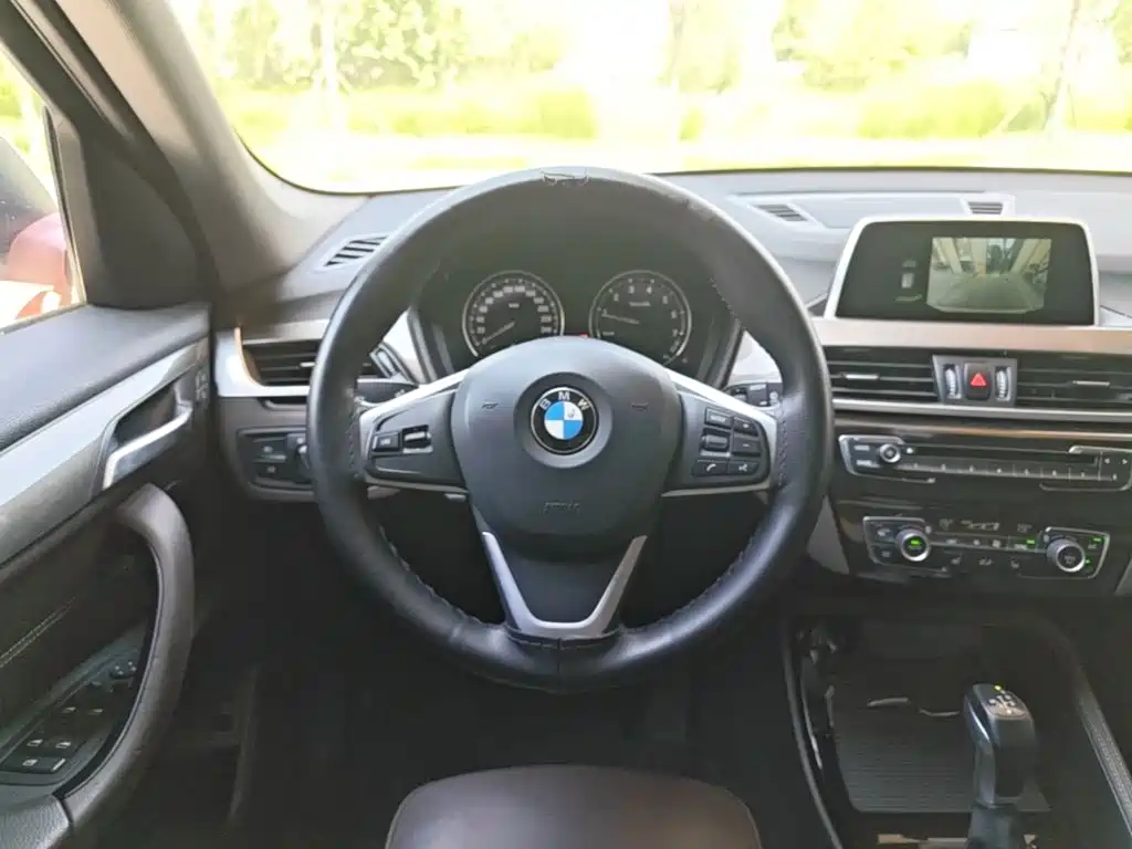 BMW X1 — фото 11
