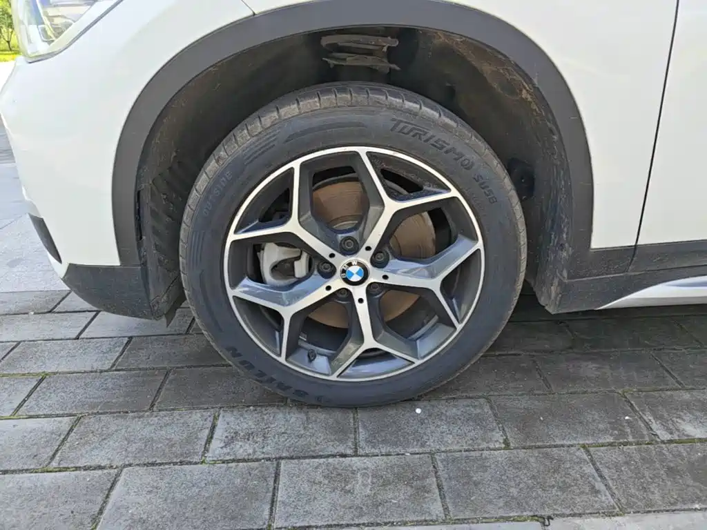 BMW X1 — фото 23