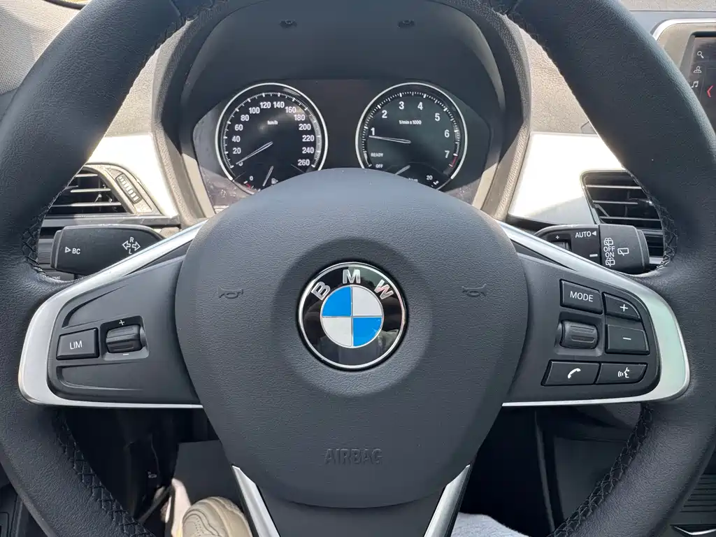 BMW X1 — фото 14