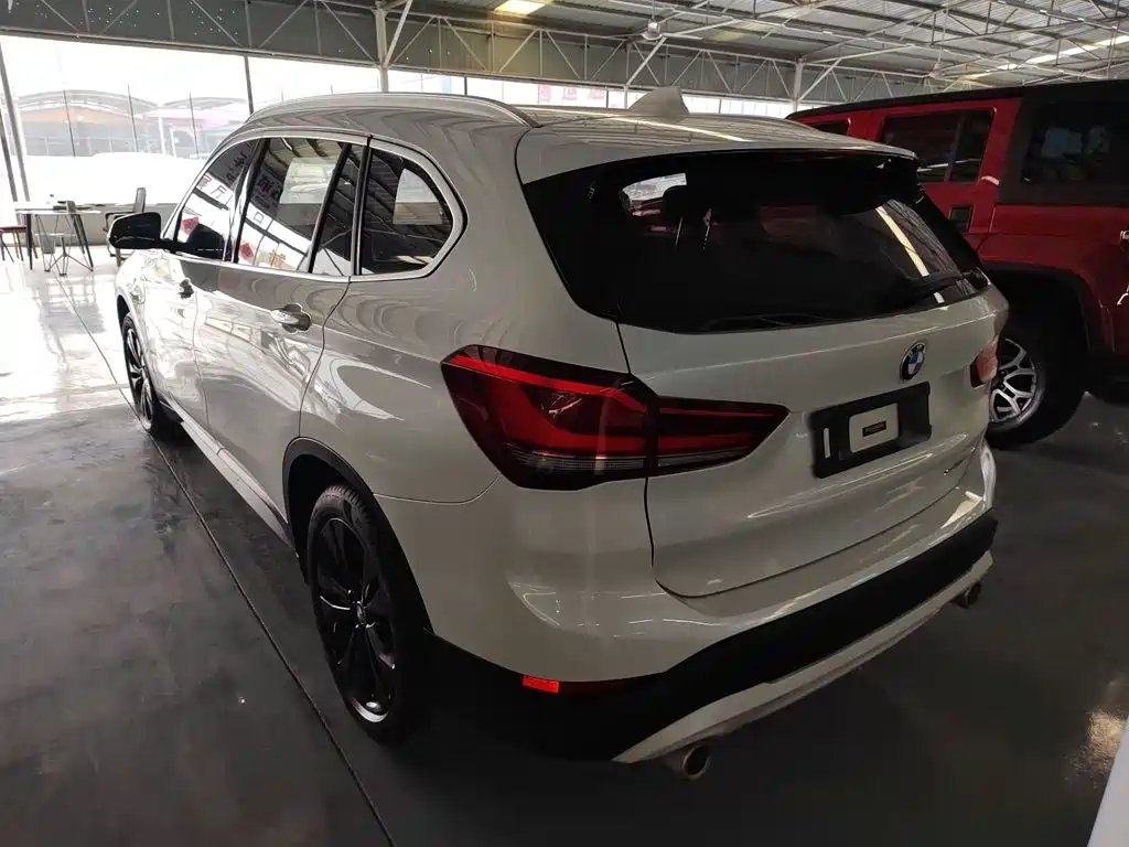 BMW X1 — фото 23