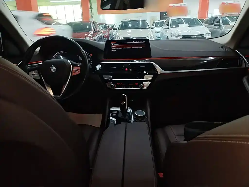 BMW 5 Series — фото 10