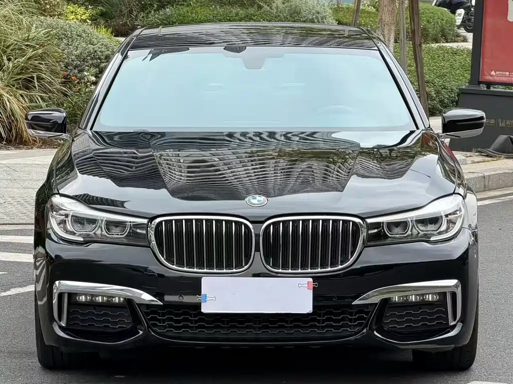 BMW 7 Series — фото 2