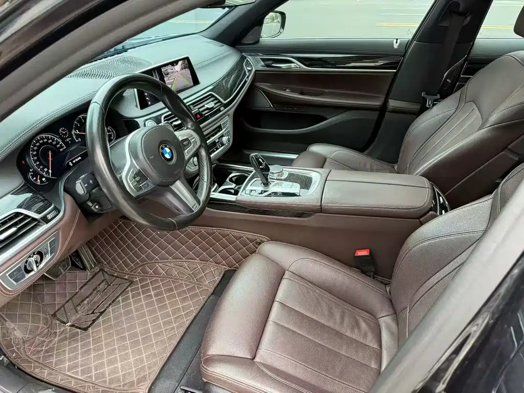 BMW 7 Series — фото 4