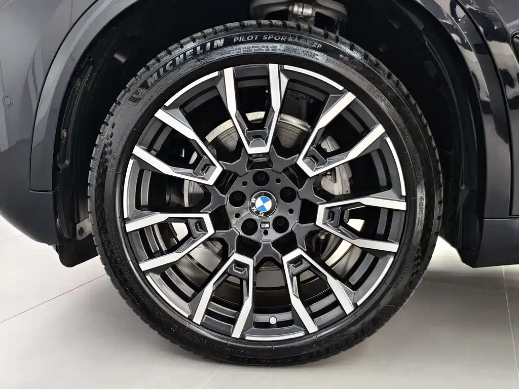 BMW X5 — фото 17