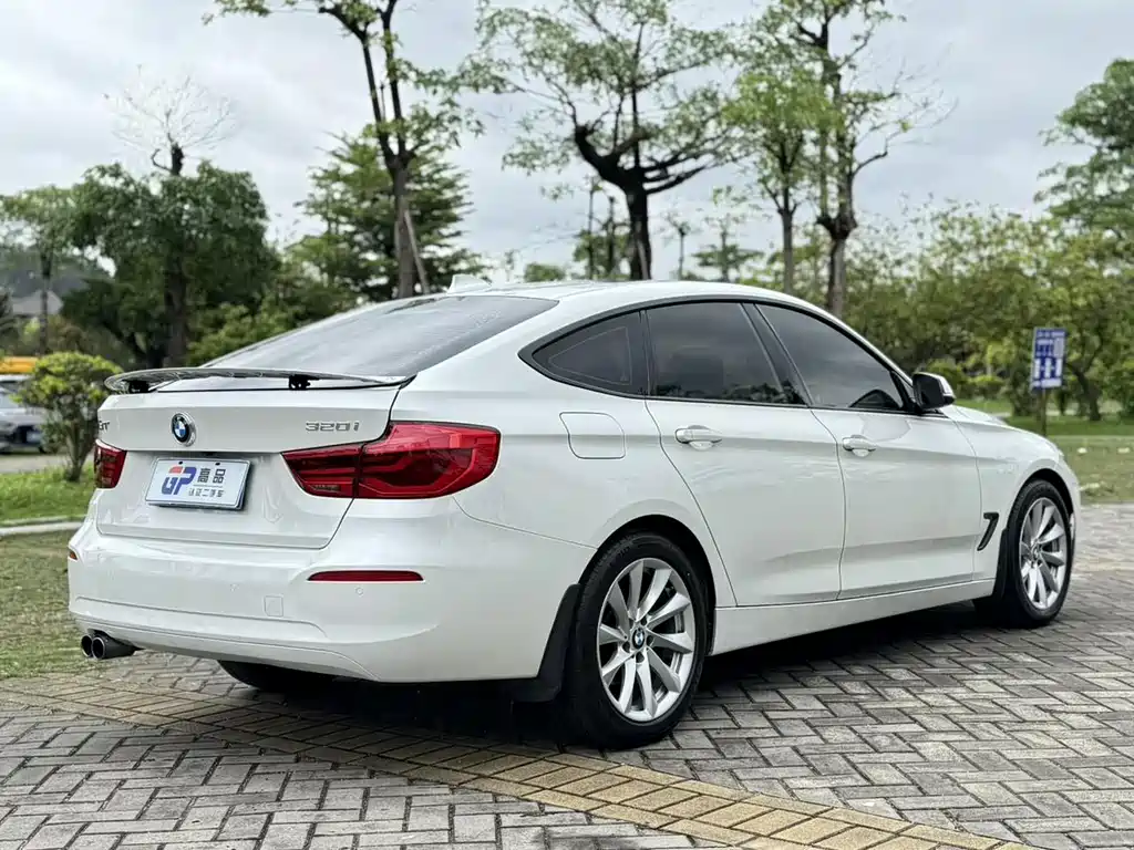 BMW 3 Series GT — фото 4