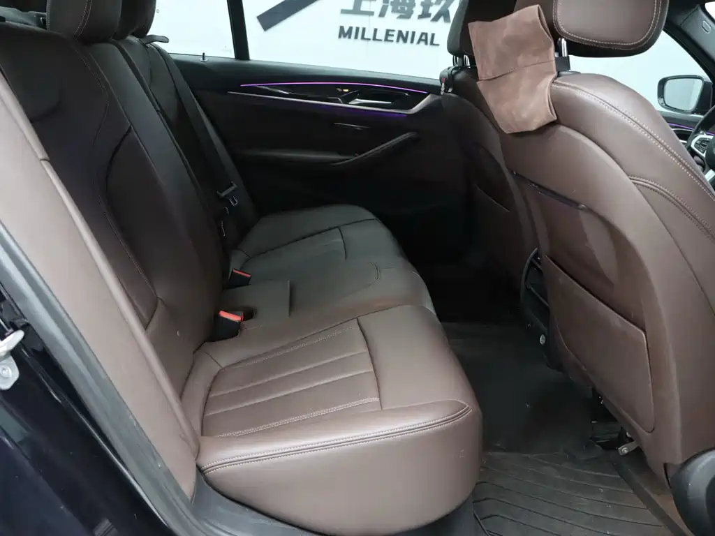 BMW 5 Series — фото 14