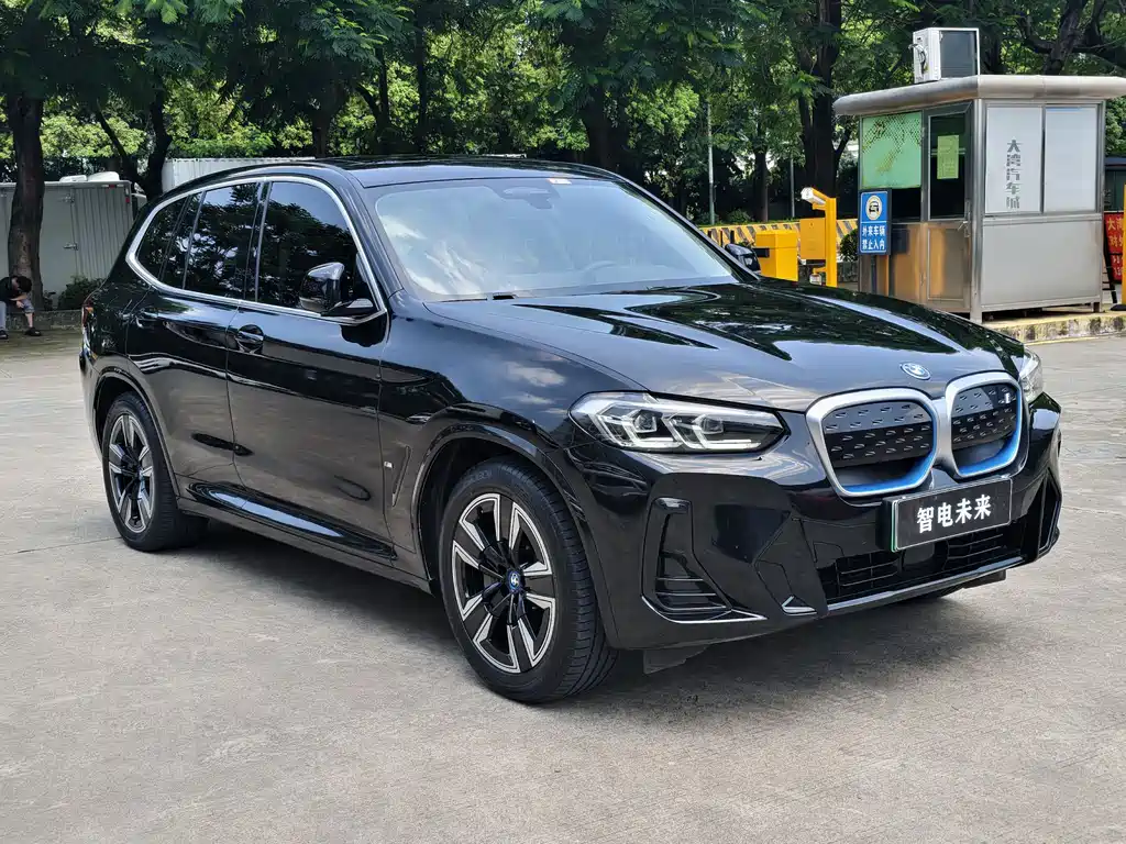 BMW iX3 — фото 2