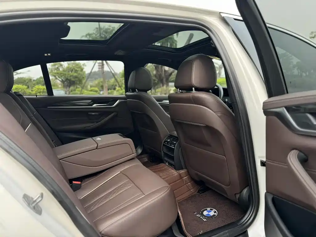 BMW 5 Series New Energy — фото 11