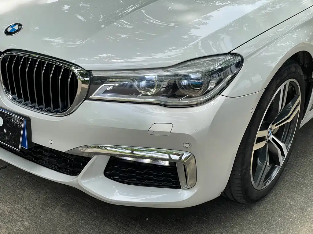 BMW 7 Series — фото 2