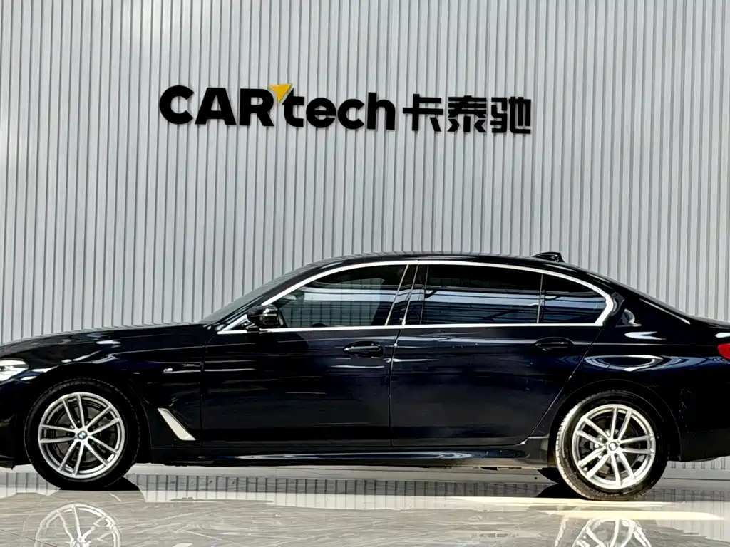 BMW 5 Series — фото 7