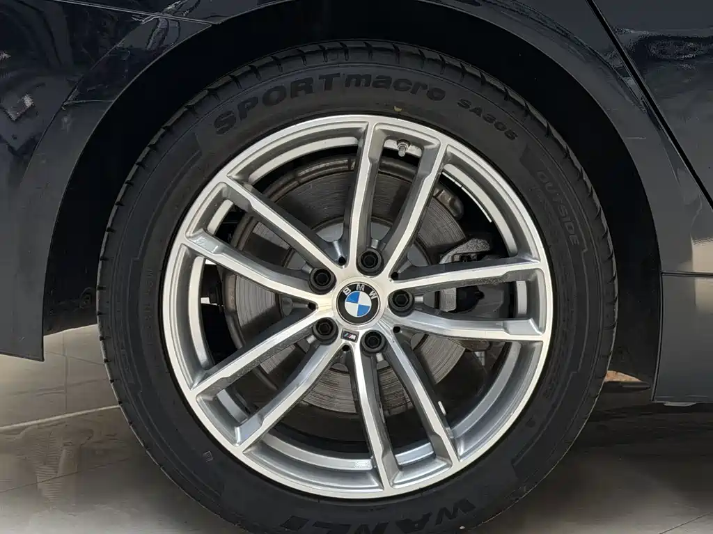 BMW 5 Series — фото 10