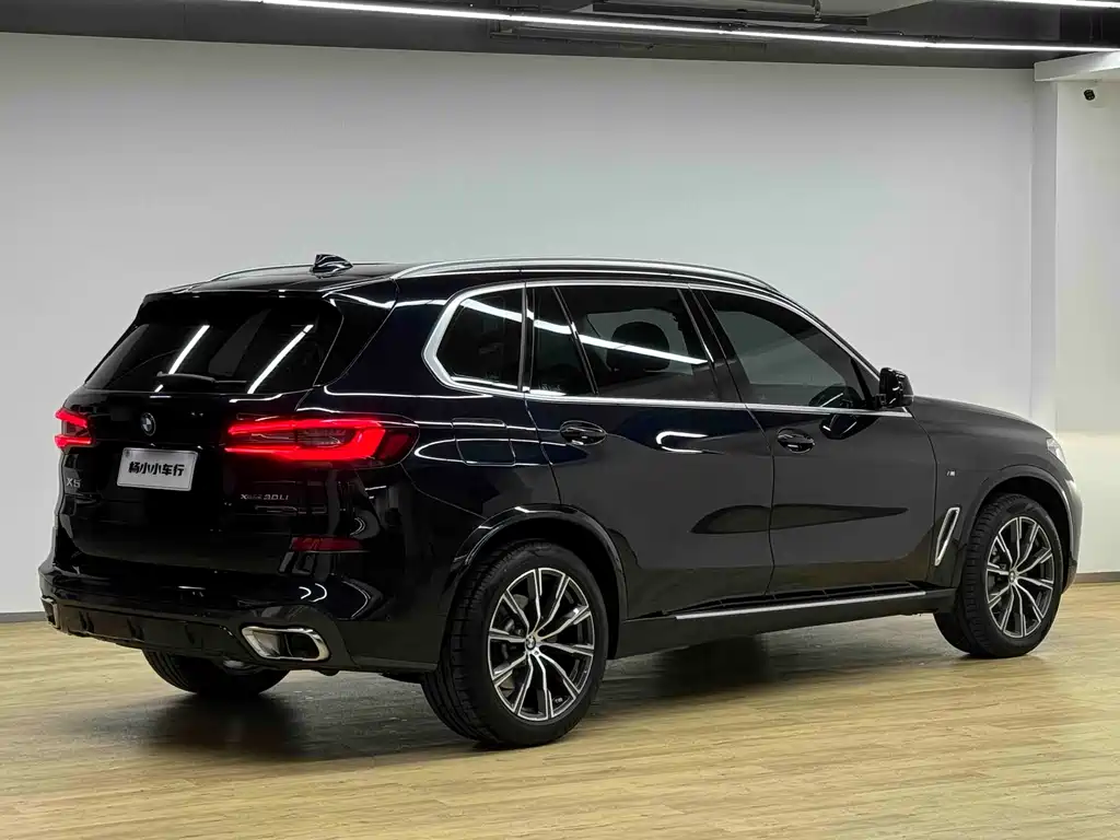BMW X5 — фото 31