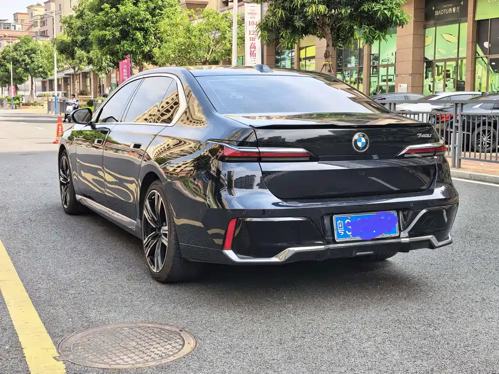 BMW 7 Series — фото 4