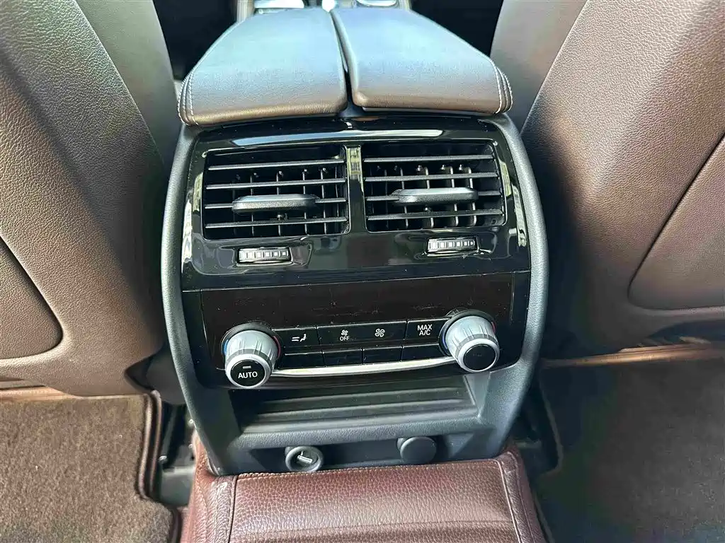 BMW 5 Series — фото 11
