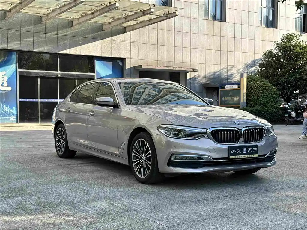 BMW 5 Series — фото 3