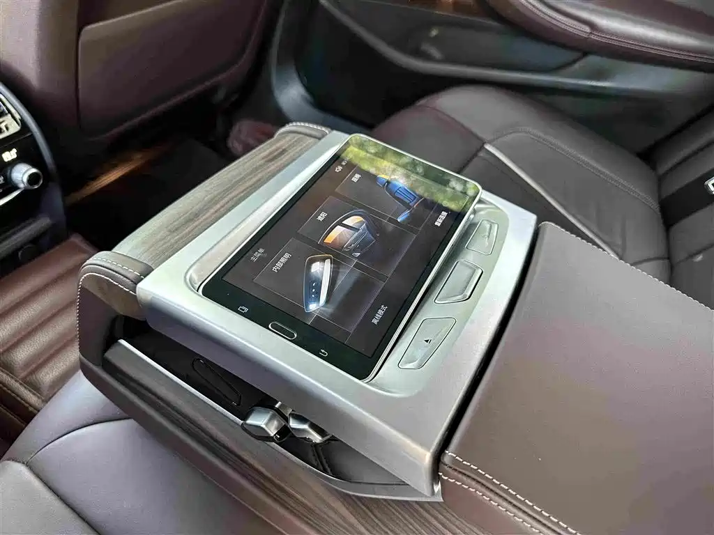 BMW 5 Series — фото 10