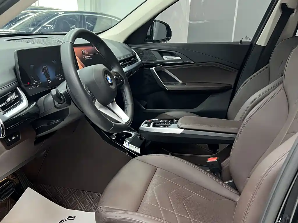 BMW X1 — фото 11