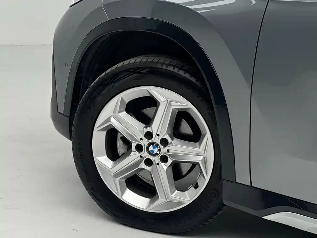 BMW X1 — фото 9