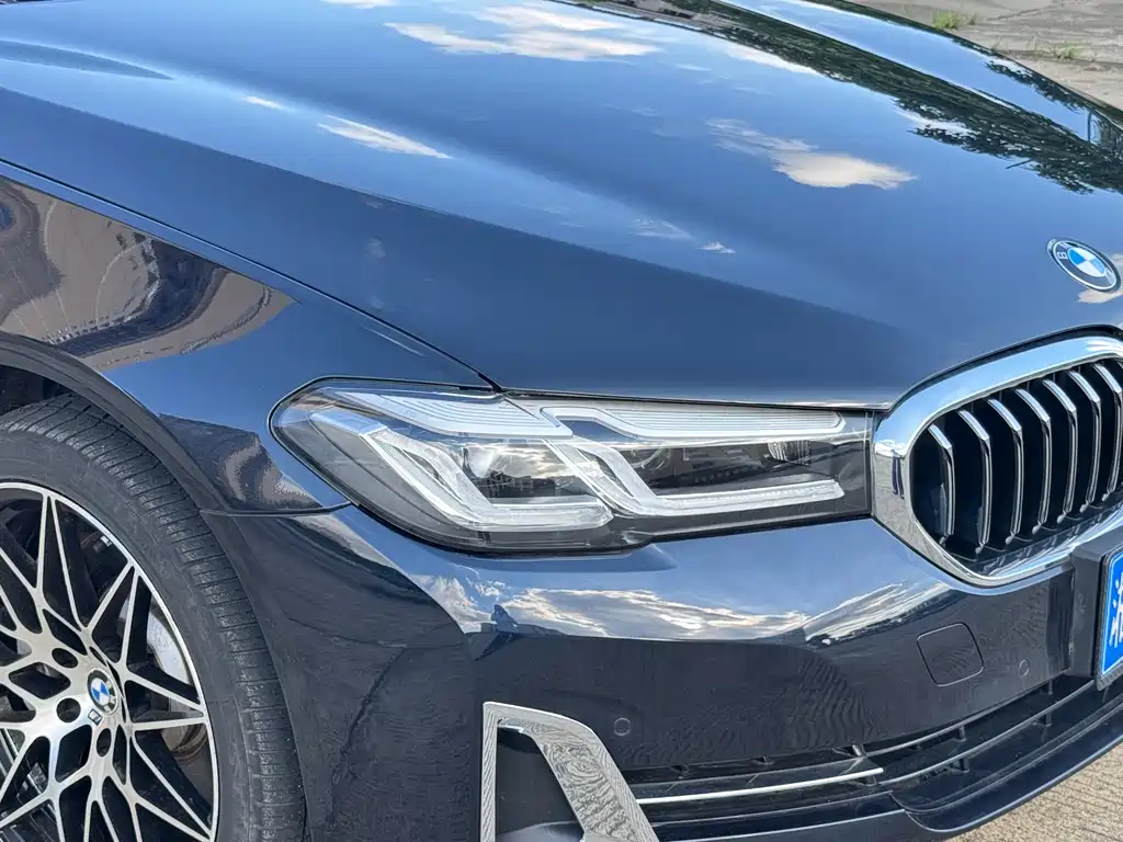 BMW 5 Series — фото 10
