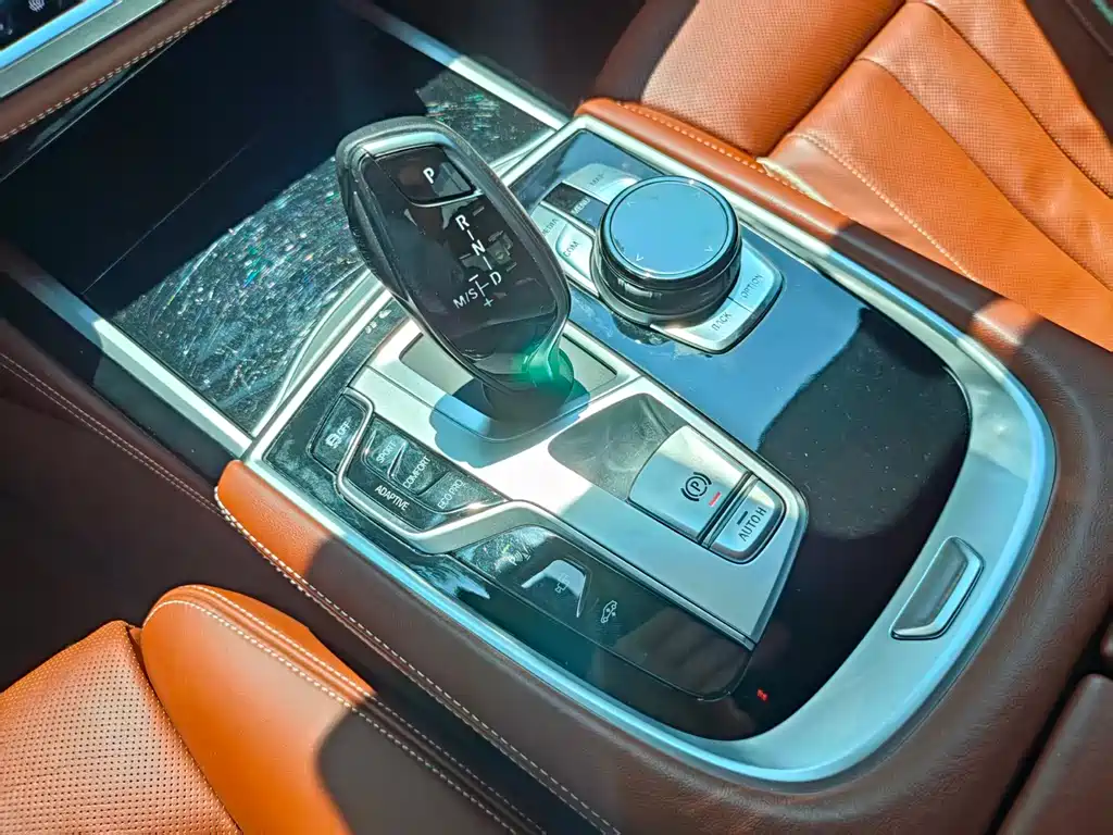 BMW 7 Series — фото 11