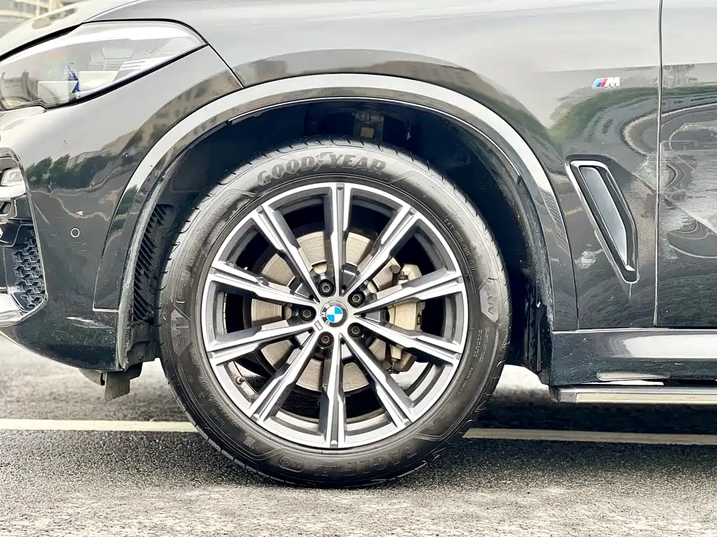 BMW X5 (Import) — фото 10