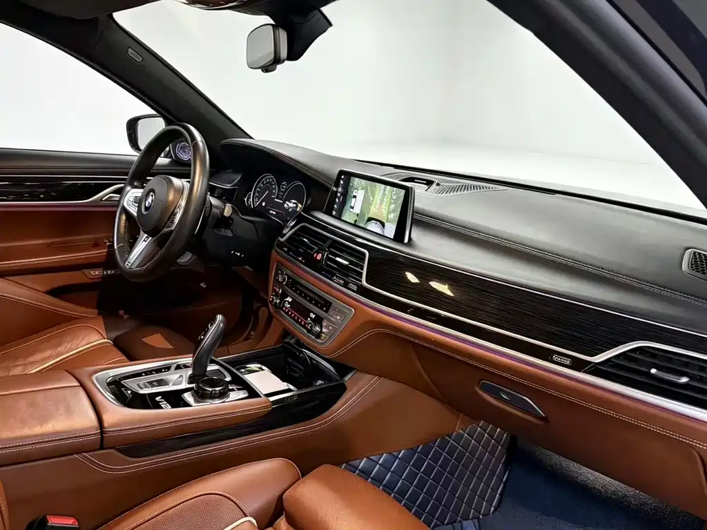 BMW 7 Series — фото 3