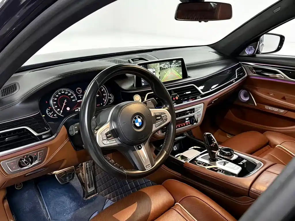 BMW 7 Series — фото 6