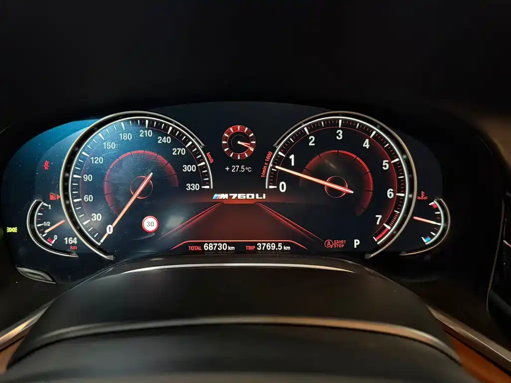 BMW 7 Series — фото 10