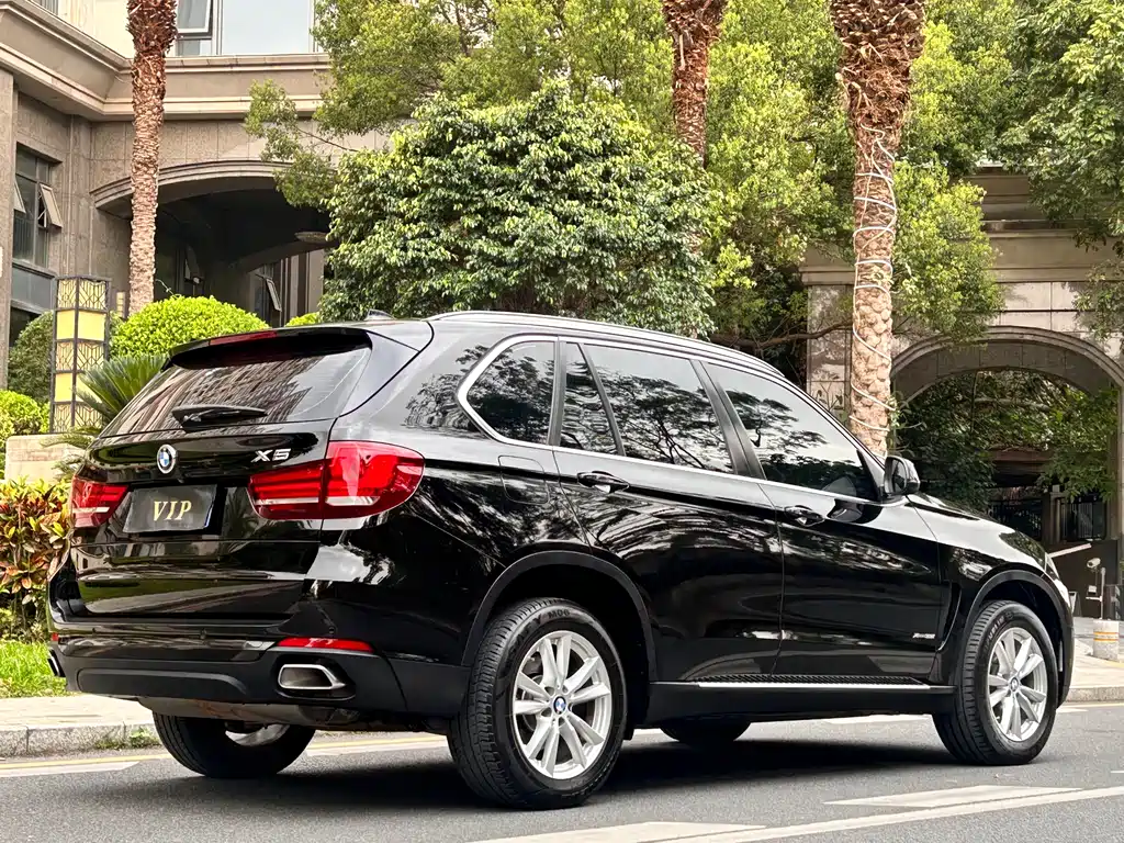 BMW X5 (Import) — фото 7