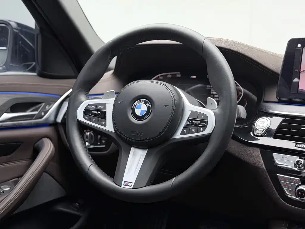 BMW 5 Series — фото 10