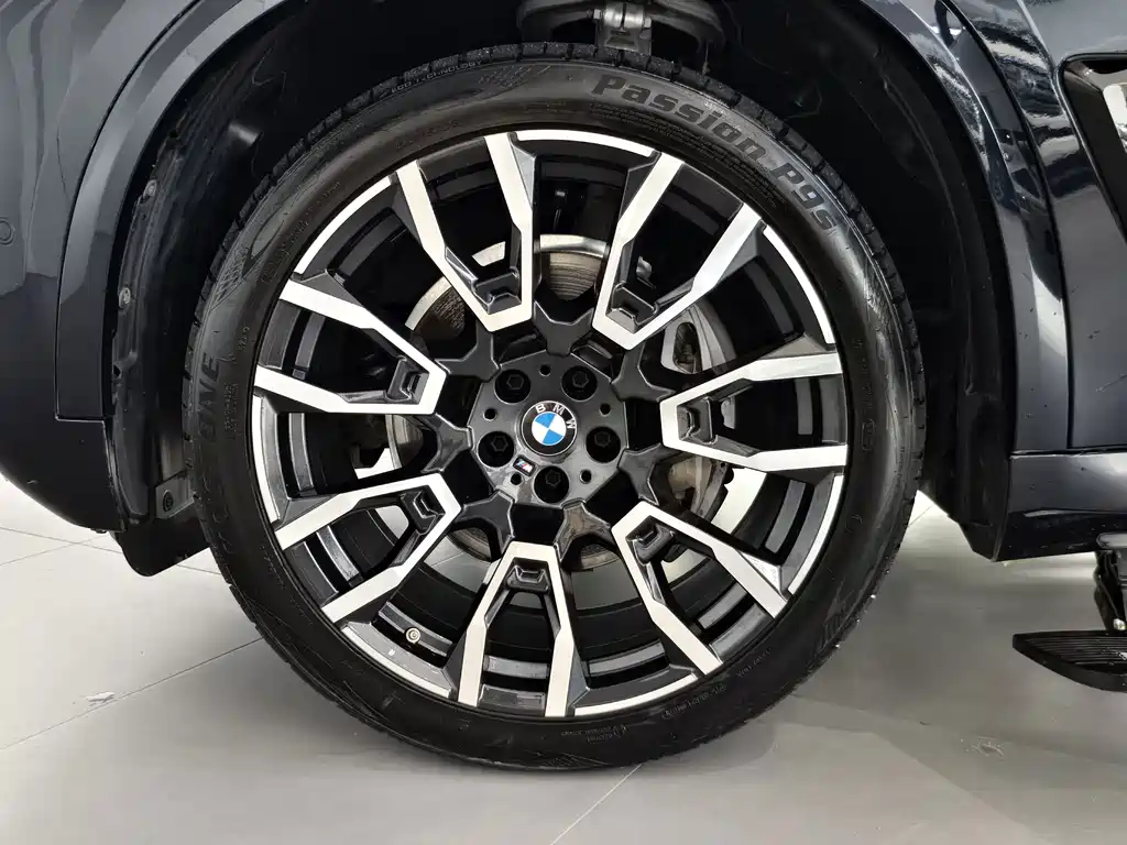 BMW X5 — фото 17