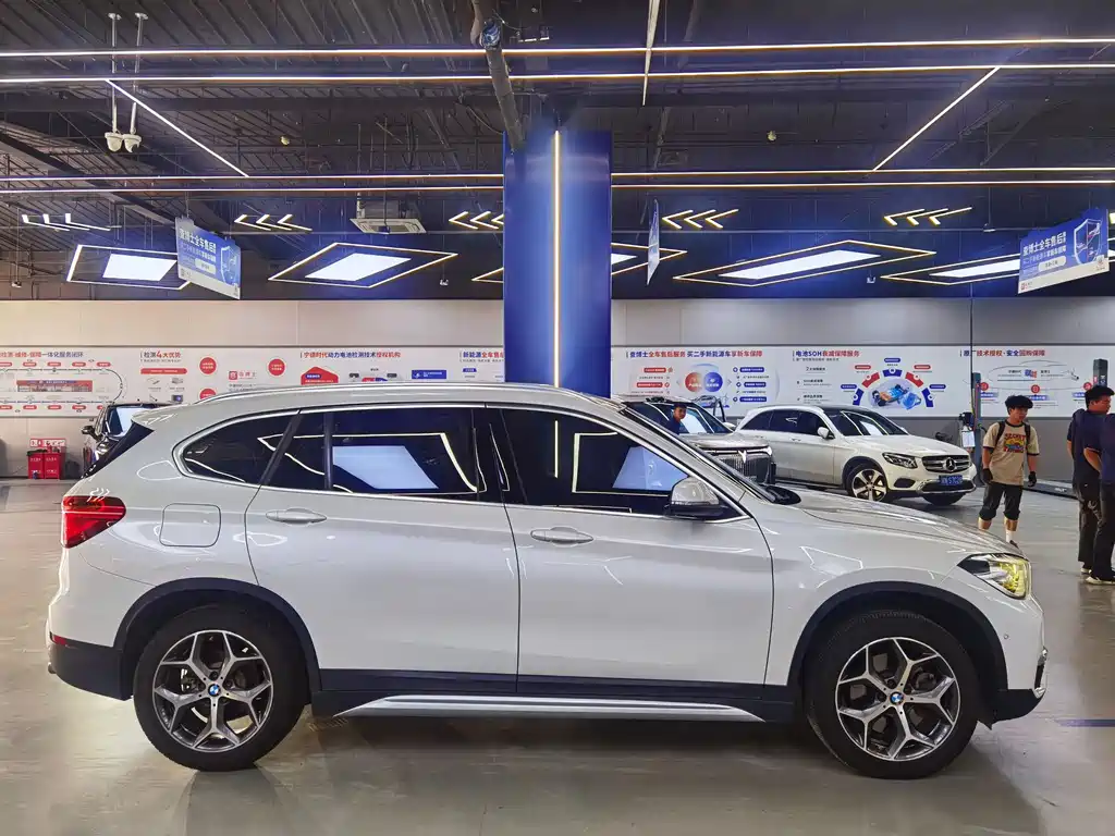 BMW X1 — фото 11