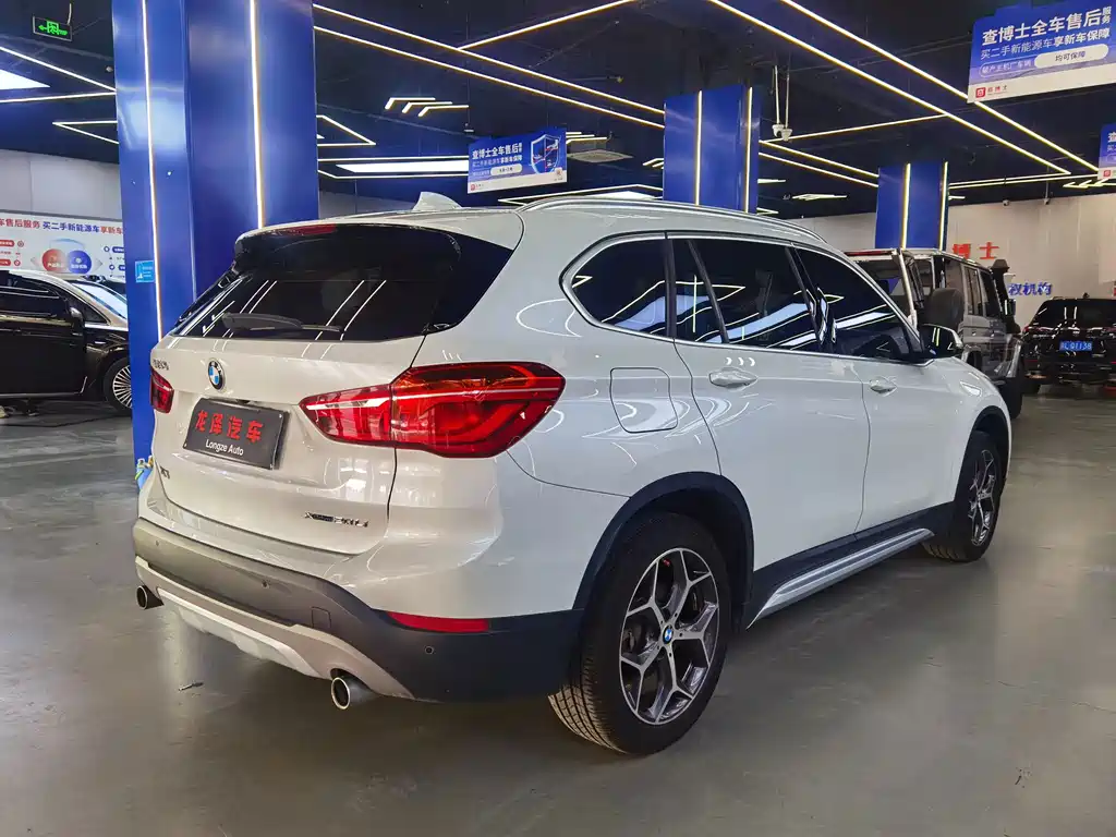 BMW X1 — фото 6