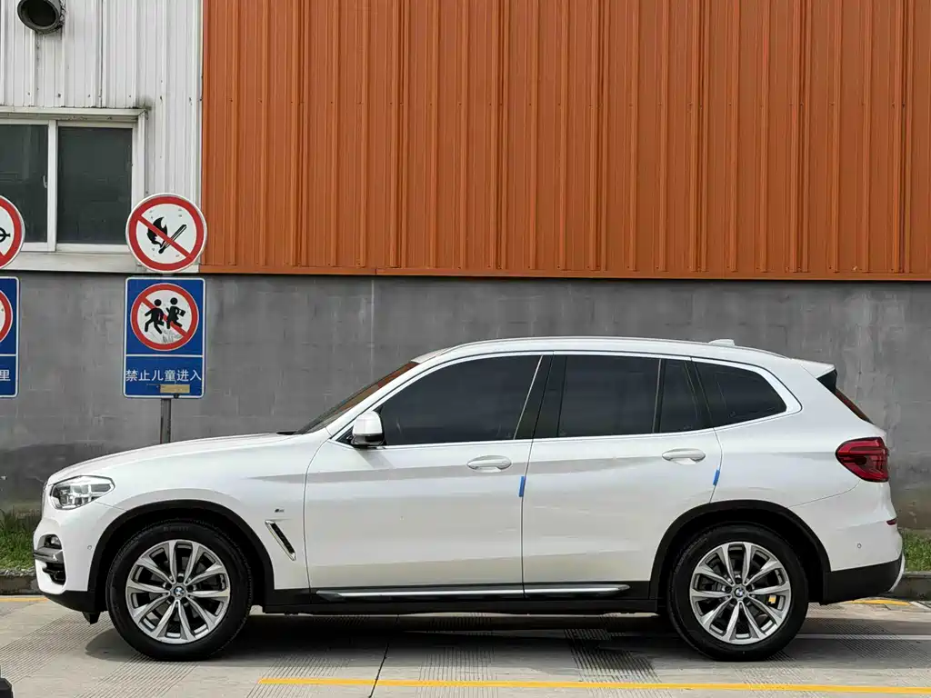 BMW X3 — фото 17