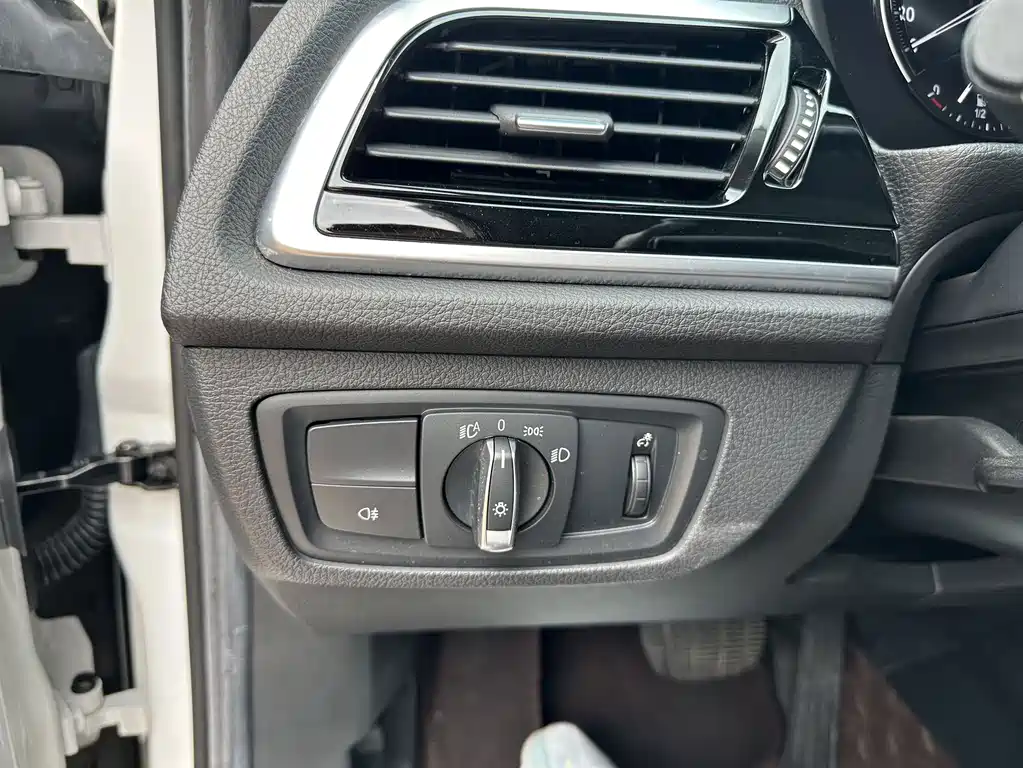 BMW 1 Series — фото 16