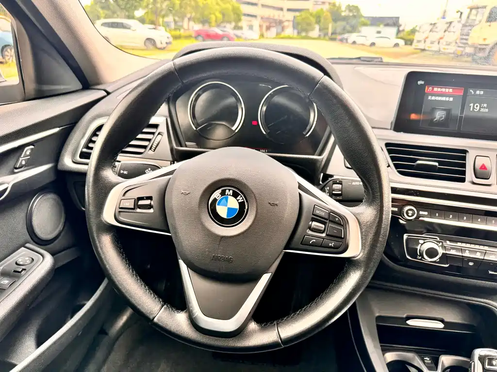 BMW 1 Series — фото 11
