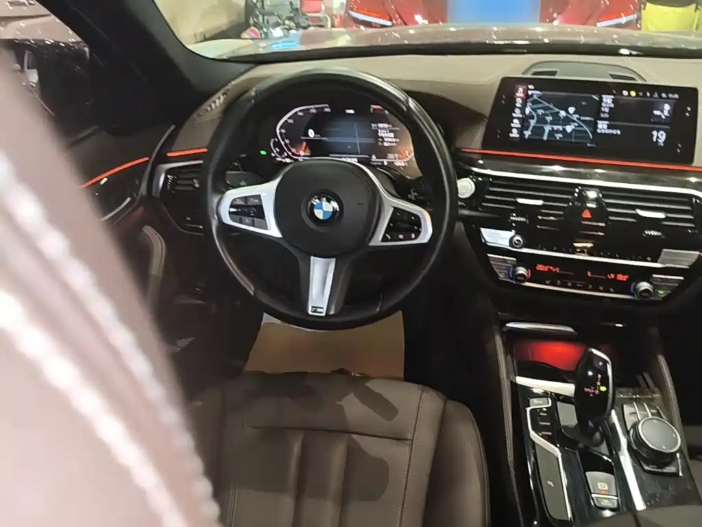 BMW 5 Series — фото 11