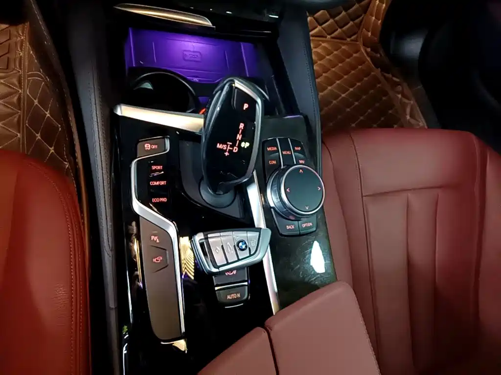 BMW 5 Series — фото 10