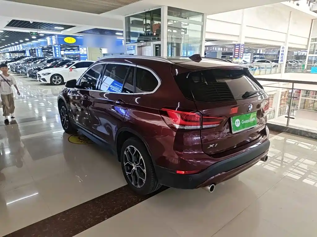 BMW X1 — фото 5