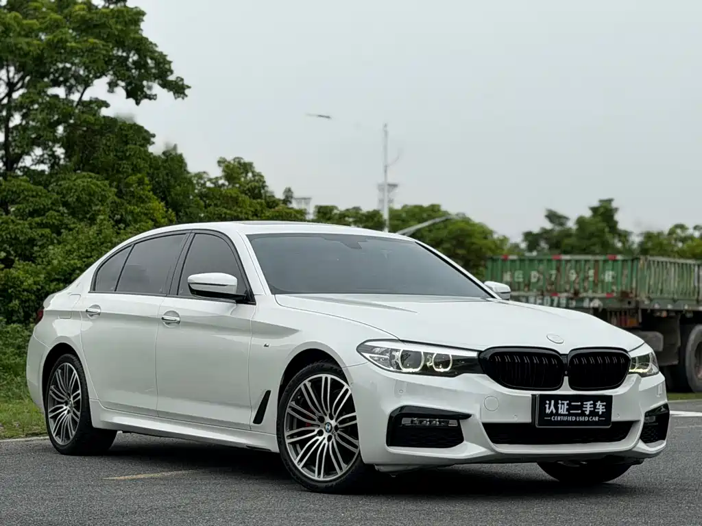 BMW 5 Series — фото 3