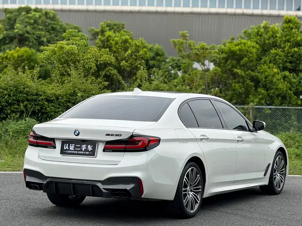 BMW 5 Series — фото 4