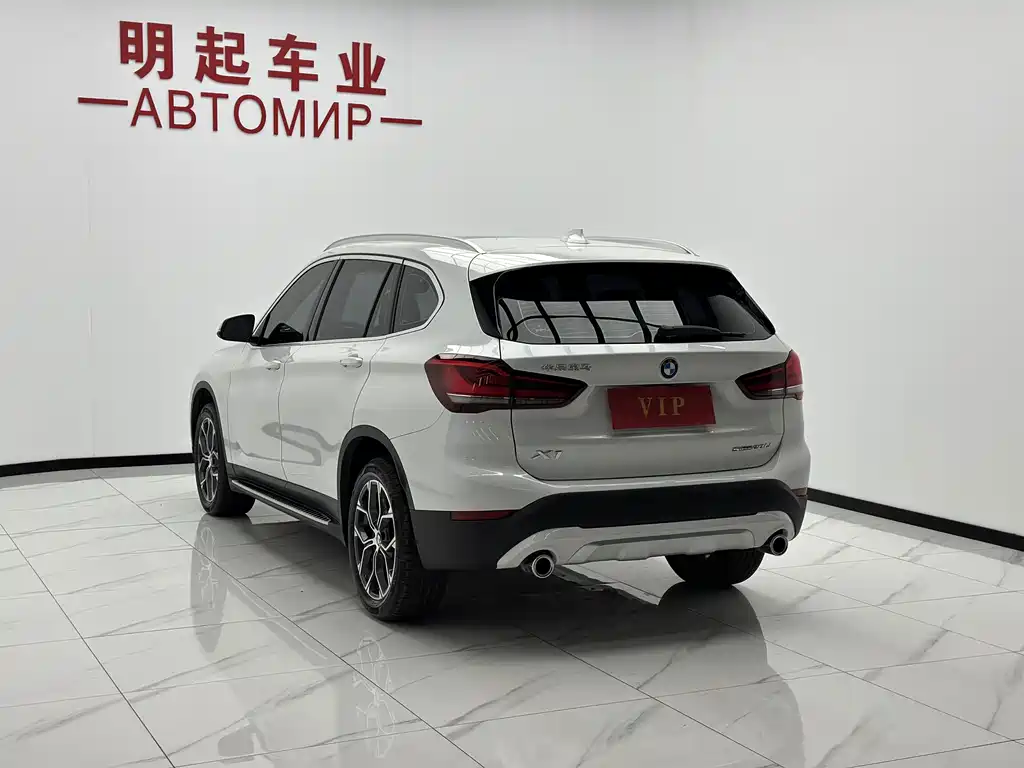 BMW X1 — фото 8