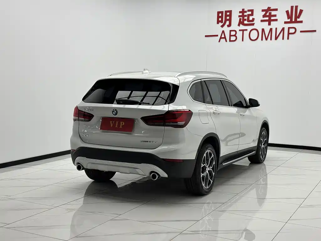 BMW X1 — фото 9