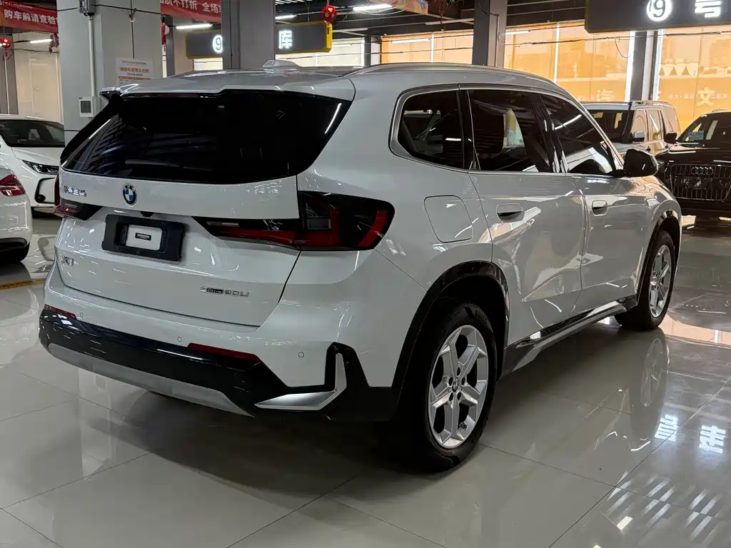 BMW X1 — фото 9