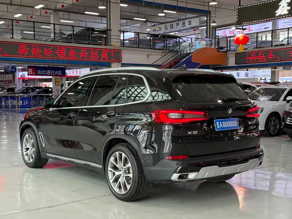 BMW X5 (Import) — фото 6