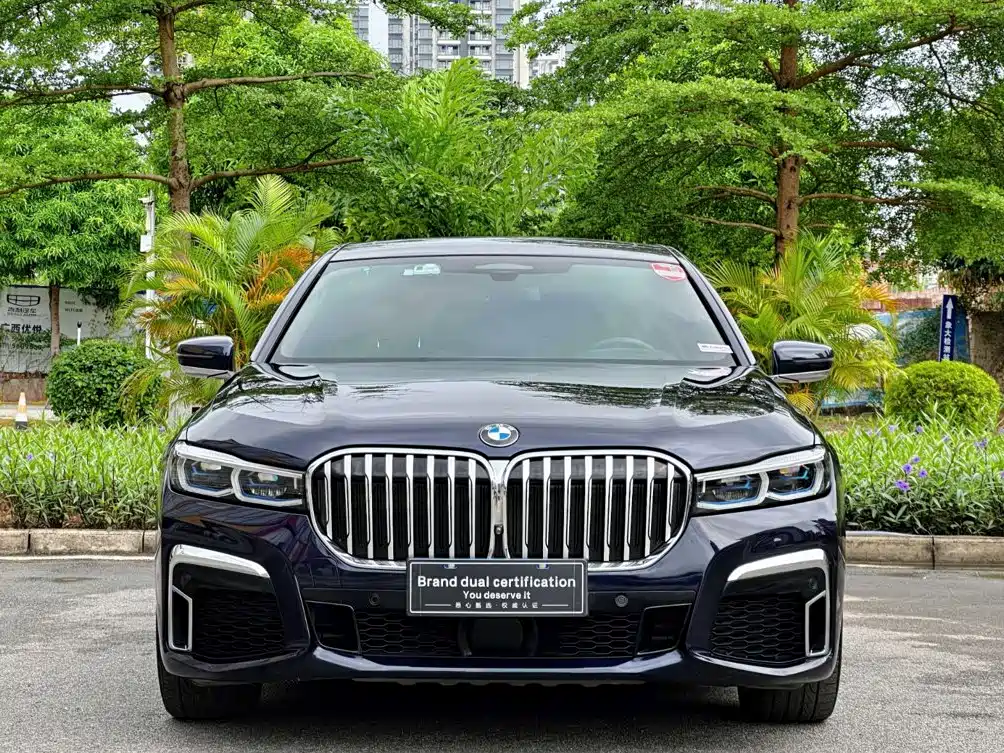 BMW 7 Series — фото 6